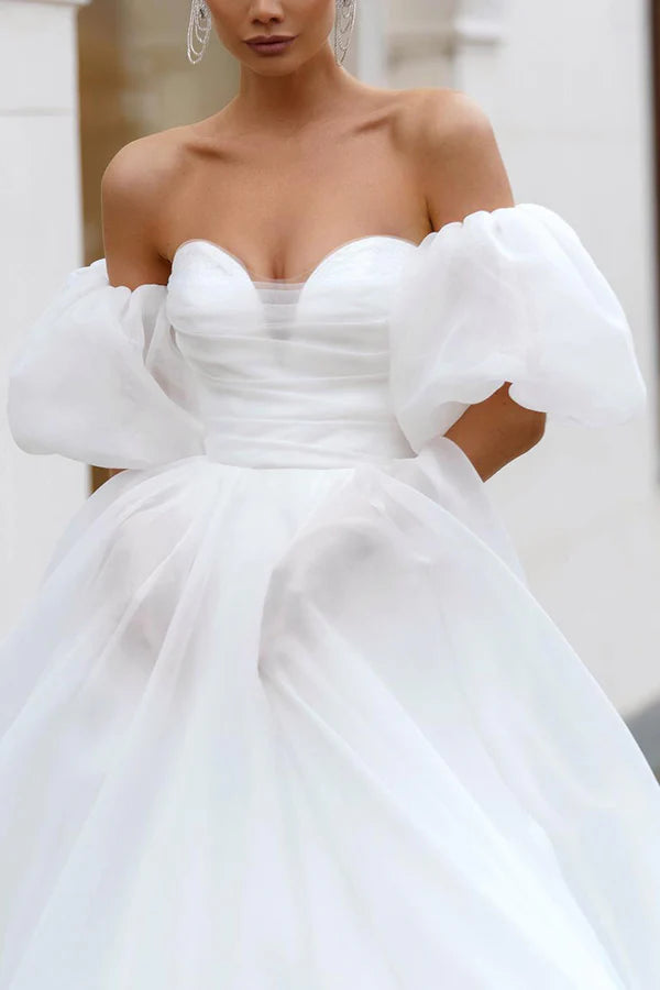 Abito da sposa casual con scollo a cuore e scollo a V, stile A, stile minimalista, stile White Hall